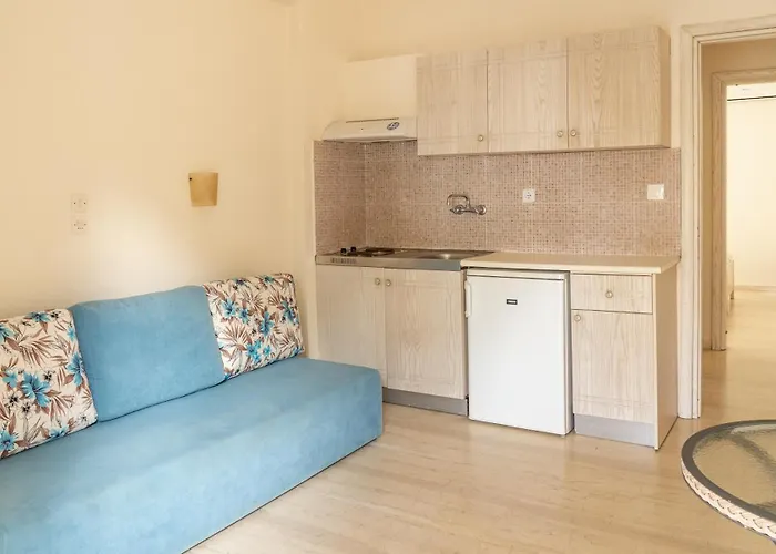 Nefeli Skiathos Maratha