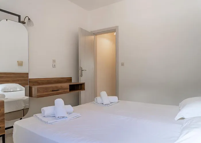 Nefeli Skiathos * Maratha