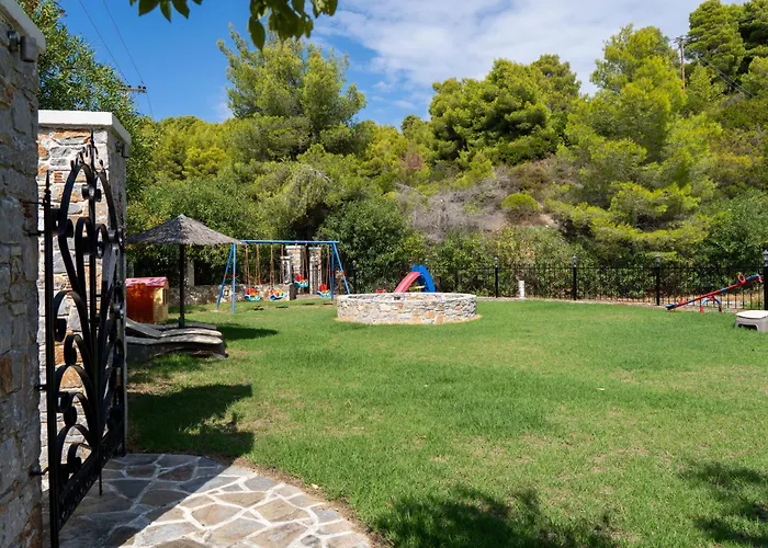 Nefeli Skiathos Szálloda *