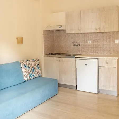 Nefeli Skiathos Maratha