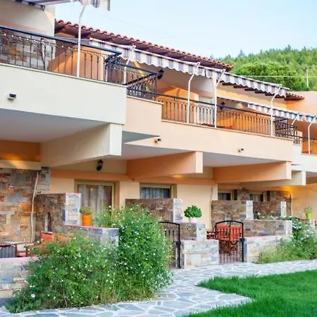 Nefeli Hotel *